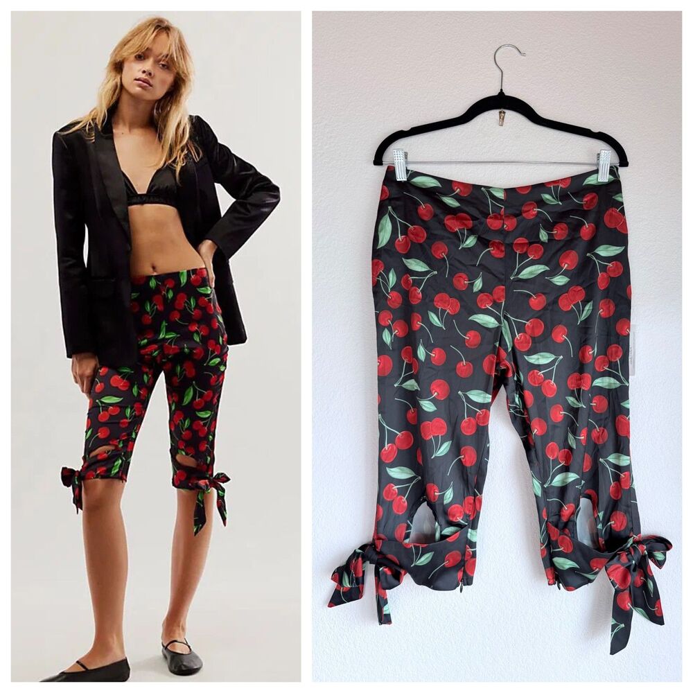 NEW For Love & Lemons Ophelia Cherry Print Knee Length Capri Pants in Black Sz M
